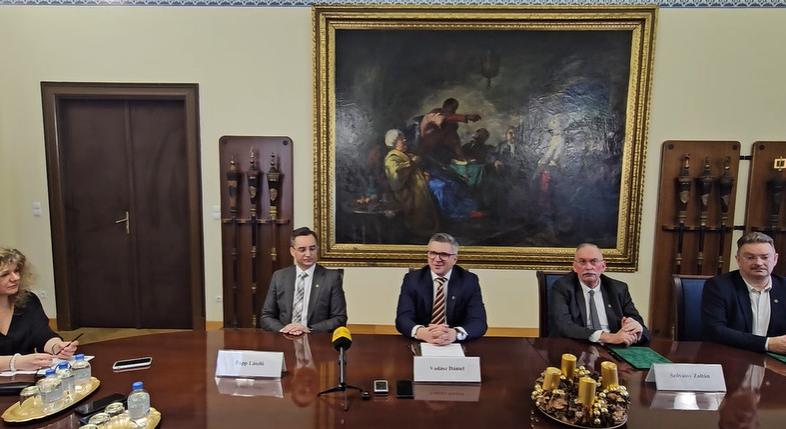 Együttműködést kötött a Debreceni Egyetem és a Csokonai Nemzeti Színház