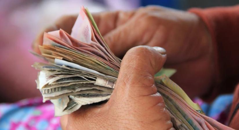 Bár a minimálbér nő jövőre, a vállalatoknak csak a fele készül bérfejlesztésre