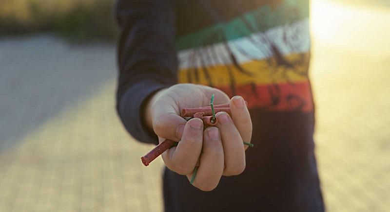 Szigorítottak a törvényeken: most már petárdát sem vásárolhatnak magánszemélyek