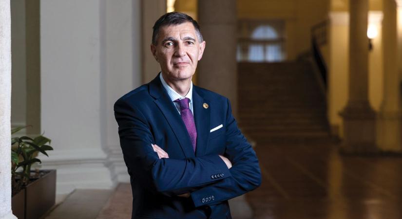 A Corvinus nemzetközi környezetet kínál itthon is, a felvett hallgatók negyede-ötöde külföldi – Szabó Lajos György a Mandinernek