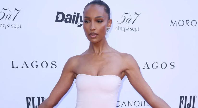 A gyönyörű modell teste annyira selymes és kifinomult, mint egy olvadó vaníliafagylalt - szívdöglesztő képek