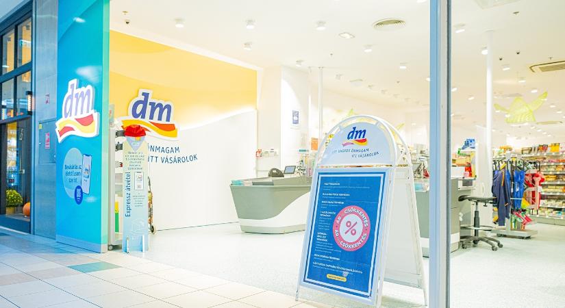 Giving Friday: akciók helyett jótékonyság, 42 millió forintot adományoz a dm