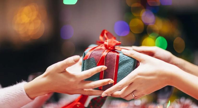 Ennyit költenek a magyarok idén karácsonyi ajándékra