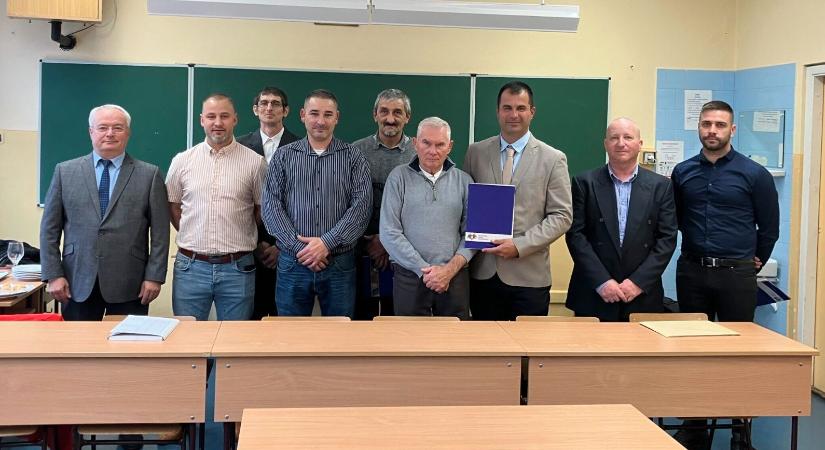 Plusz nyolc falu- és tanyagondnok Hajdú-Biharban