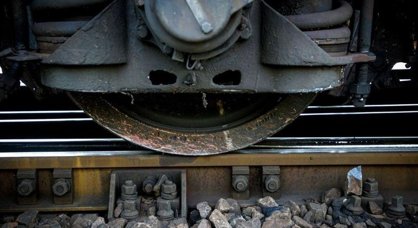 Baleset miatt jelentős késések a székesfehérvári vasútvonalon