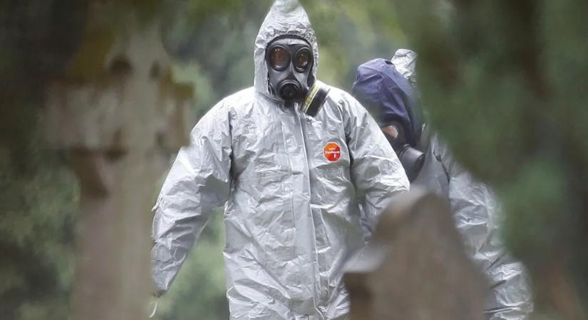 A Szkripal-bizottság szerint Putyin erkölcsileg felelős a novicsokkal érintkező háromgyerekes nő haláláért