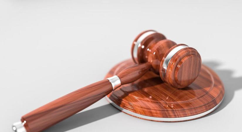 Megbírságolták a HírTV-t – Balázsék viszont megúszták