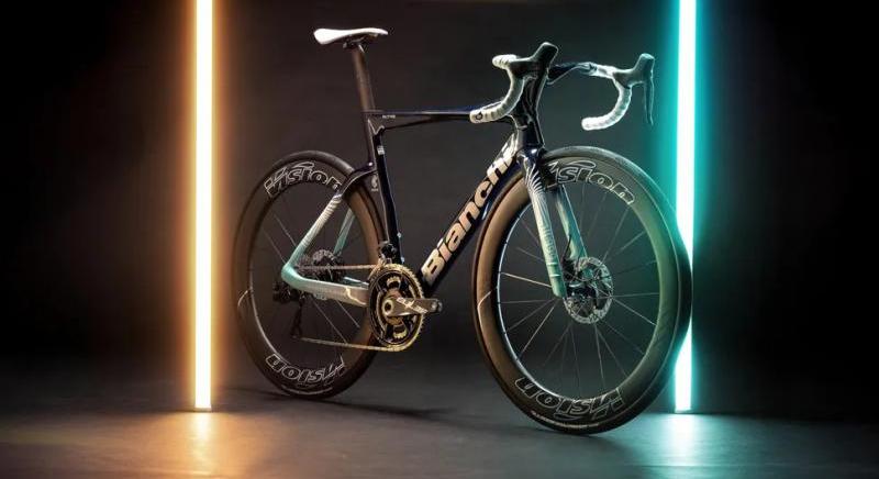 Immron hivatalos: Bianchi nyergbe pattan Valter Attila