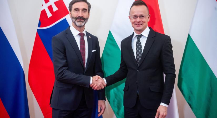 Blanár és Szijjártó egyeztetett: az EU Bíróságához fordulnának az orosz gázstop miatt