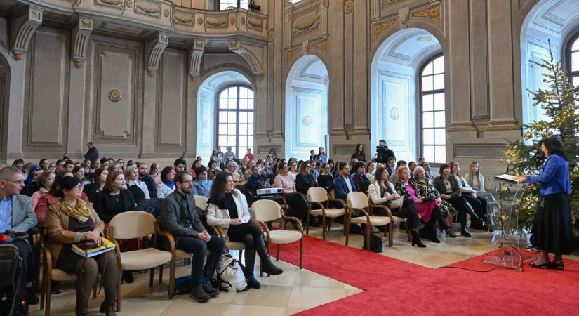 A fogyatékossággal élő emberek méltósága elidegeníthetetlen, hangzott el az egri konferencián