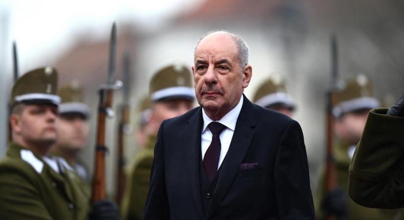 Mintha arra készülnének a Fideszben, hogy az új Országgyűlés félre akar akarja majd állítani a köztársasági elnököt
