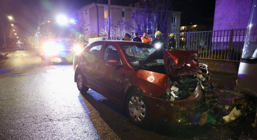 Hármas karambol a 7-es főúton Siófoknál, hatalmas torlódás van kialakulóban!