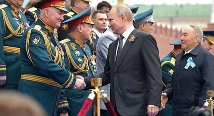 „Európának térdre kell borulnia” – újabb háborús extázis az orosz állami tévében