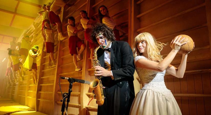 Színházjegy a fa alá: előadások, amikkel biztosan nem lősz mellé