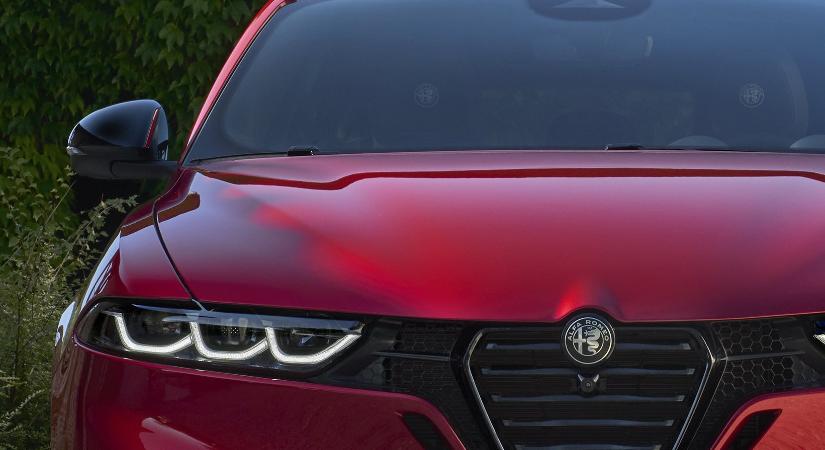 Kéz nélkül is vezethető ez az Alfa Romeo