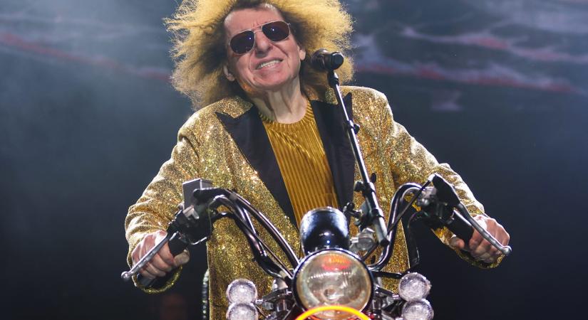 Demjén: A lábam még nem százas, de a torkom nem sántít!