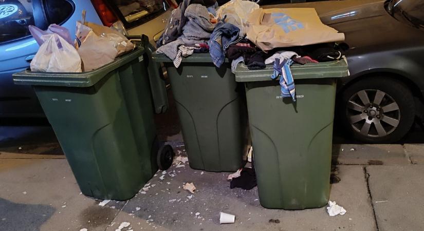 Botrány Erzsébetvárosban: tele a lakosok hócipője a lomisokkal