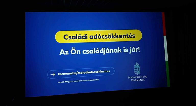 Leállítja a Cinema City a kormányzati reklámokat a nagy felháborodás miatt