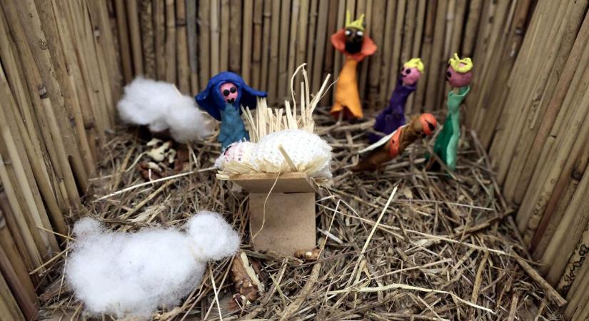 Gyurmától a LEGO-ig: elképesztő Betlehemek készültek Szegeden, a legjobbak pedig Rómába utaznak