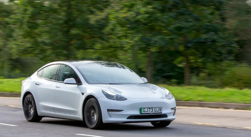 A Teslák közel 50 százaléka bukik a vizsgán – ezt a hibát követik el a tulajok, a garancia is bekavar