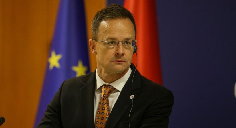 Szijjártó váratlanul megszakította az interjút a tévében, ezzel a mondattal vágott közbe