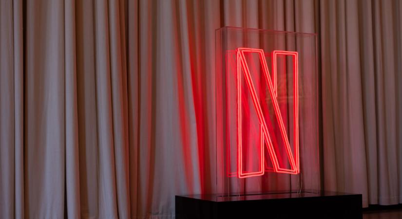 Már elkezdték értékelni a Netflix új westernfilmjét, ami igazi sztárparádét hozott