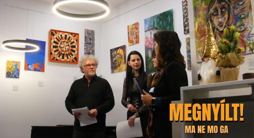 Megszólaltak a falak a tatai kiállítás megnyitóján: MA NE MO GA fotók, videó