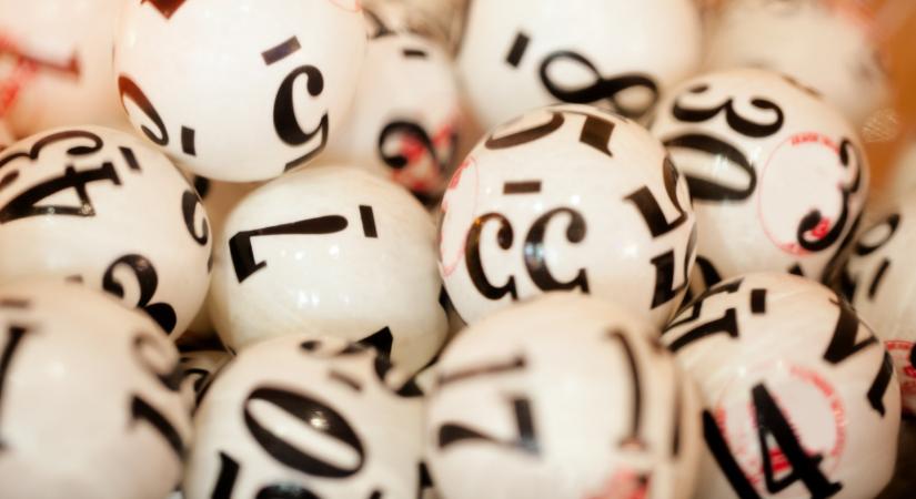 Friss! A Hatoslottó nyerőszámai a 49. héten, csütörtökön