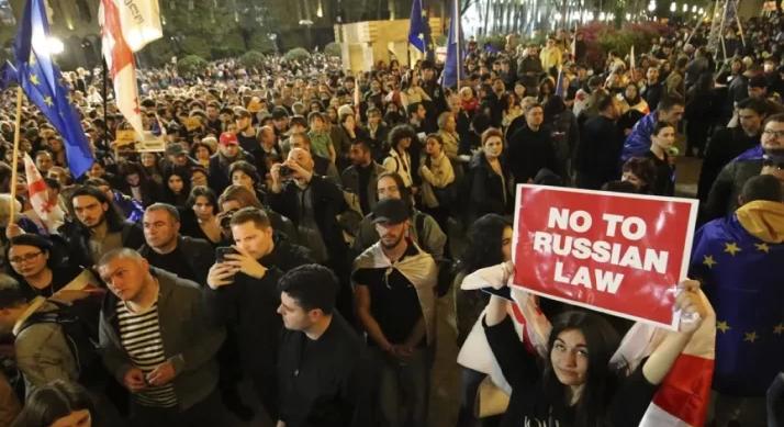 Vegyi fegyverek Grúzában – Első világháborús eusközök a kormányellenes tüntetők ellen