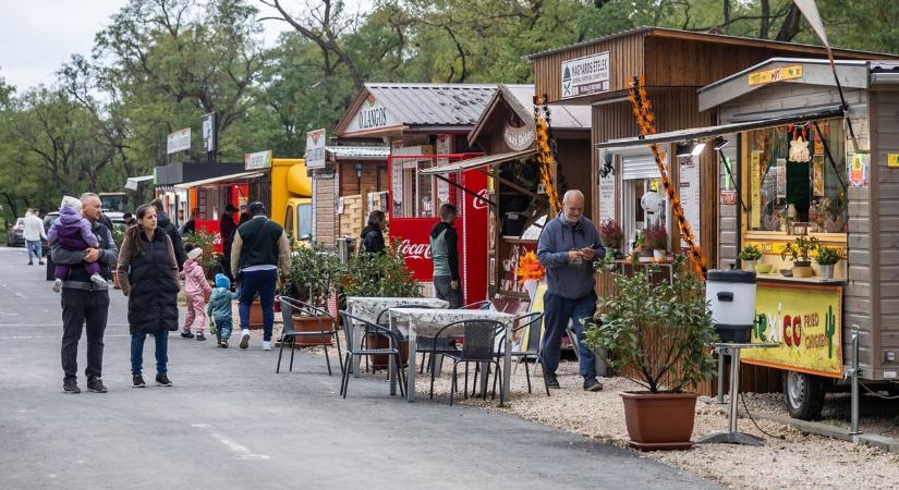 Kirabolták a tatai Gasztro Udvart videó