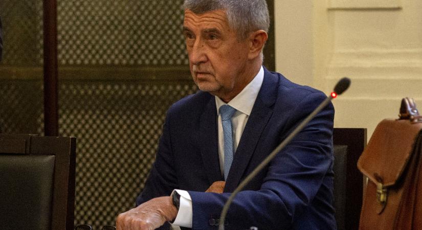 Andrej Babiš bejelentette, hogy megválik az Agrofert holdingtól, hogy kormányfő lehessen