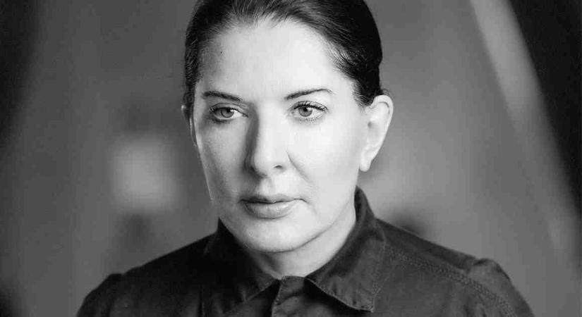 ERŐ, EGYENSÚLY Marina Abramović / Albertina, Bécs