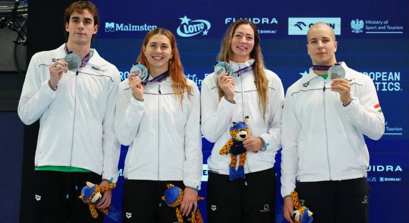 Rövidpályás úszó Eb: Senánszky Petráék ezüstérmesek