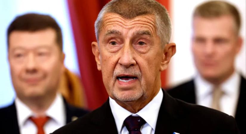 Babiš mégis megválik az Agrofert holdingtól, hogy miniszterelnök lehessen