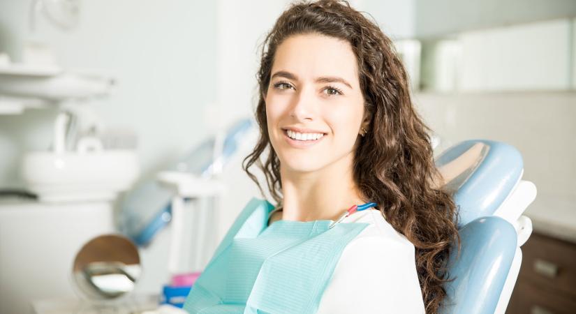 A valóban önfeledt mosolyért: milyen fogpótlási megoldást válasszunk?