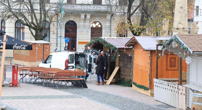 Csak órák vannak hátra: ekkor nyit ki az adventi vásár Szekszárdon