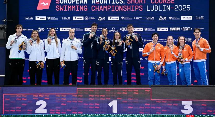 Ezüstérmes a 4x50 méteres mixed gyorsváltó a rövidpályás úszó Eb-n