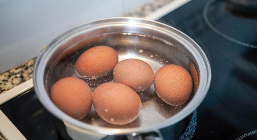 Ezért ne tedd soha a forró főtt tojást hideg vízbe