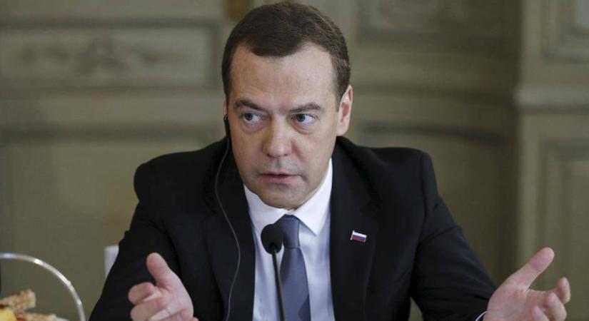 Ismét európai háborúval riogat Medvegyev