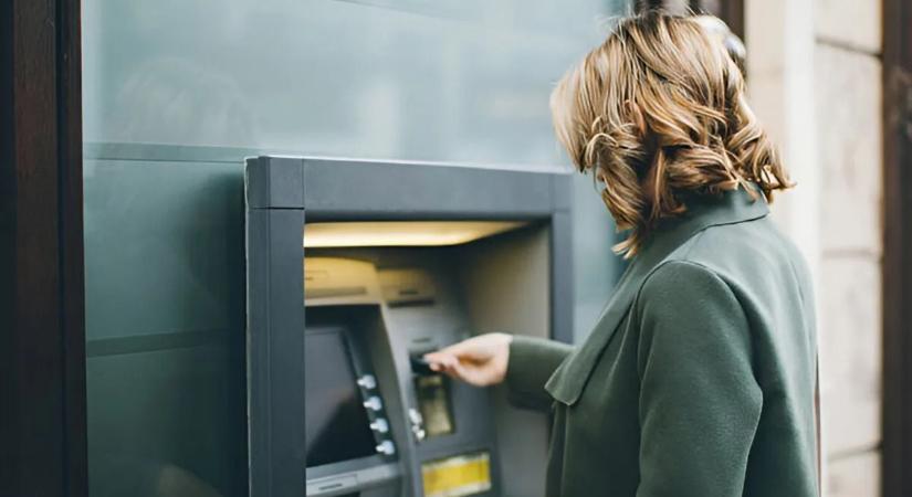 Megdupláznák az ingyenes készpénzfelvétel összegét – Valóban erre van szükség?