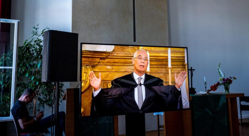 Megszüntették a kegyelmi botrány kapcsán indult nyomozást a Balog Zoltánt és a református zsinatot érintő hamisítási ügyben