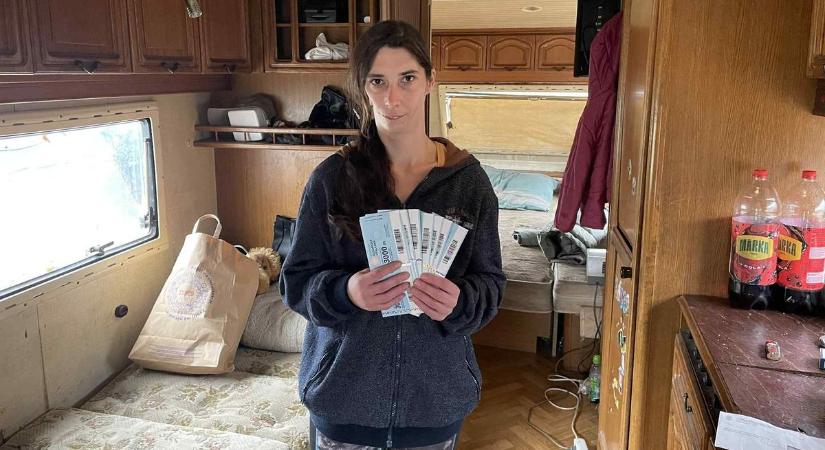 Olvasták Virág történetét és segíteni akartak: így lett könnyebb a lakókocsiban élő sashegyi család karácsonya