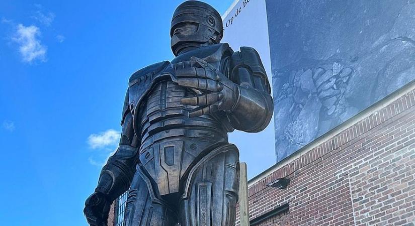 Valódi szobrot kapott RoboCop, a városban, ahol a filmekben szolgált