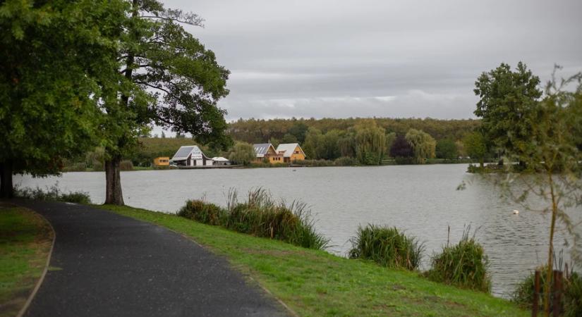 Meteorológia: átlag közeli hőmérsékletű és kissé csapadékos volt a november