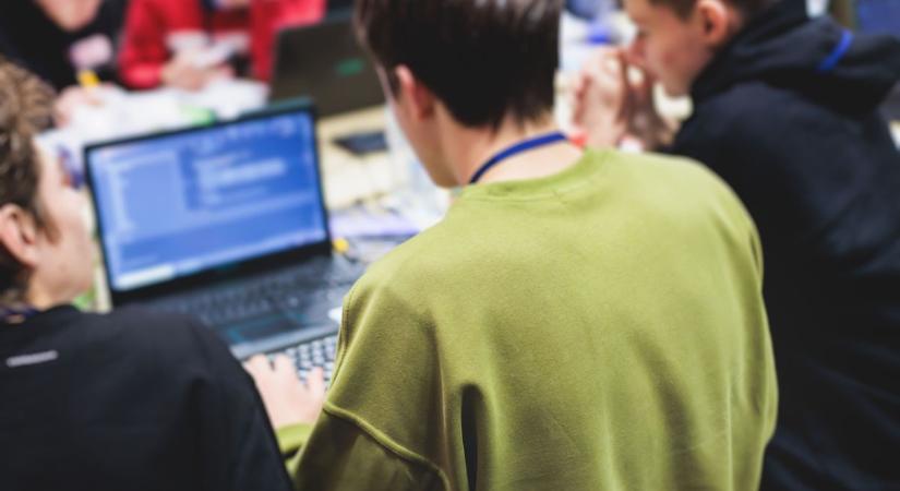 Csapatverseny az általános és középiskolás tanulók számára