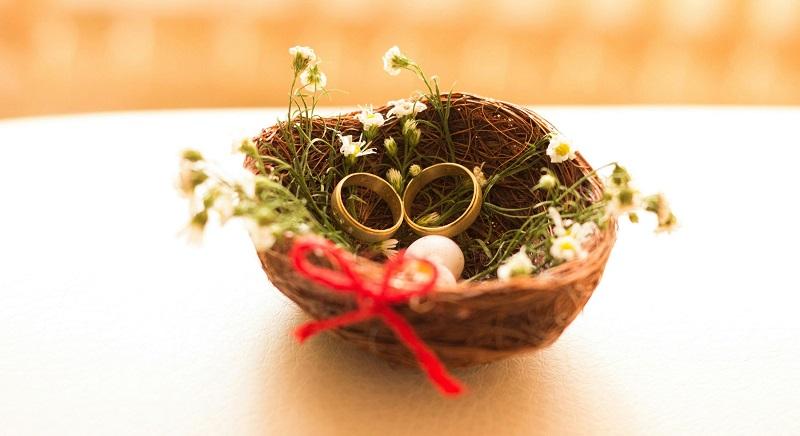 Botrány a romakirály családjában: Kiskorú fia eljegyzett egy 14 éves lányt és gyerekük született