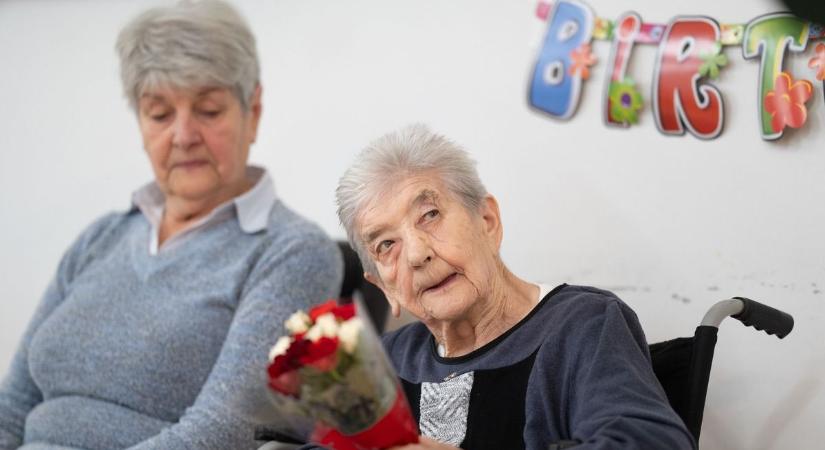 90. szülinapra jubileumi köszöntő levél is jár