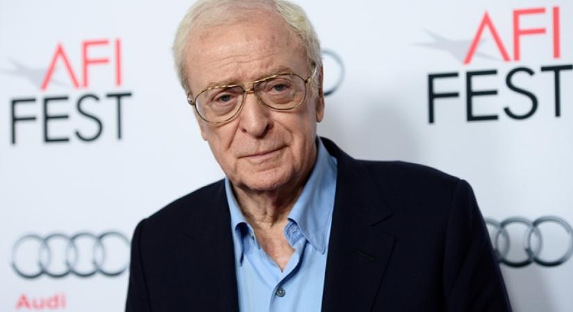 Kerekesszékben fotózták le a 92 éves Michael Caine-t: így néz ki most a kétszeres Oscar-díjas színészóriás - Fotók