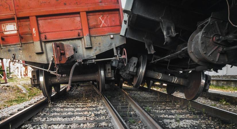 Vonatbaleset állította meg a forgalmat az egyik győri vonalon
