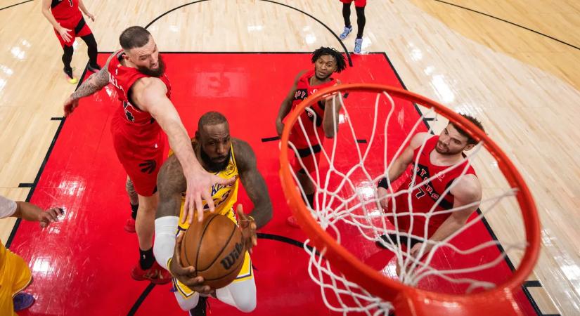 LeBron James szurkolói sem hiszik el, 1297 meccs után itt a vége